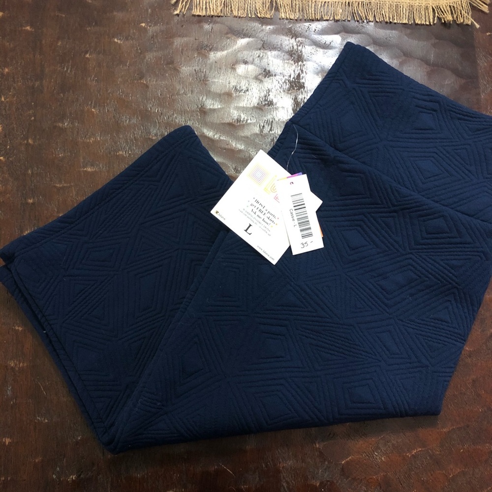 Navy LuLaRoe Cassie skirt